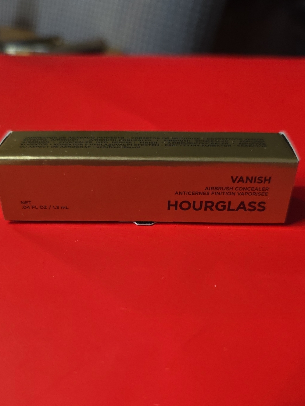 Hourglass Vanish Airbrush Concealer in Gold Box